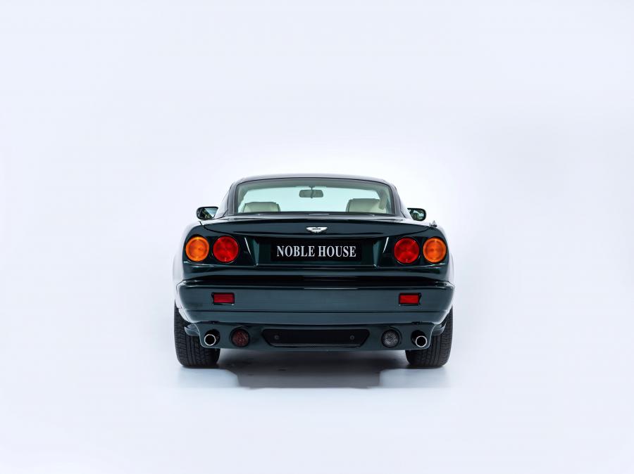  Aston Martin V8 Coupe 1996 года  (фото 3 из 17)